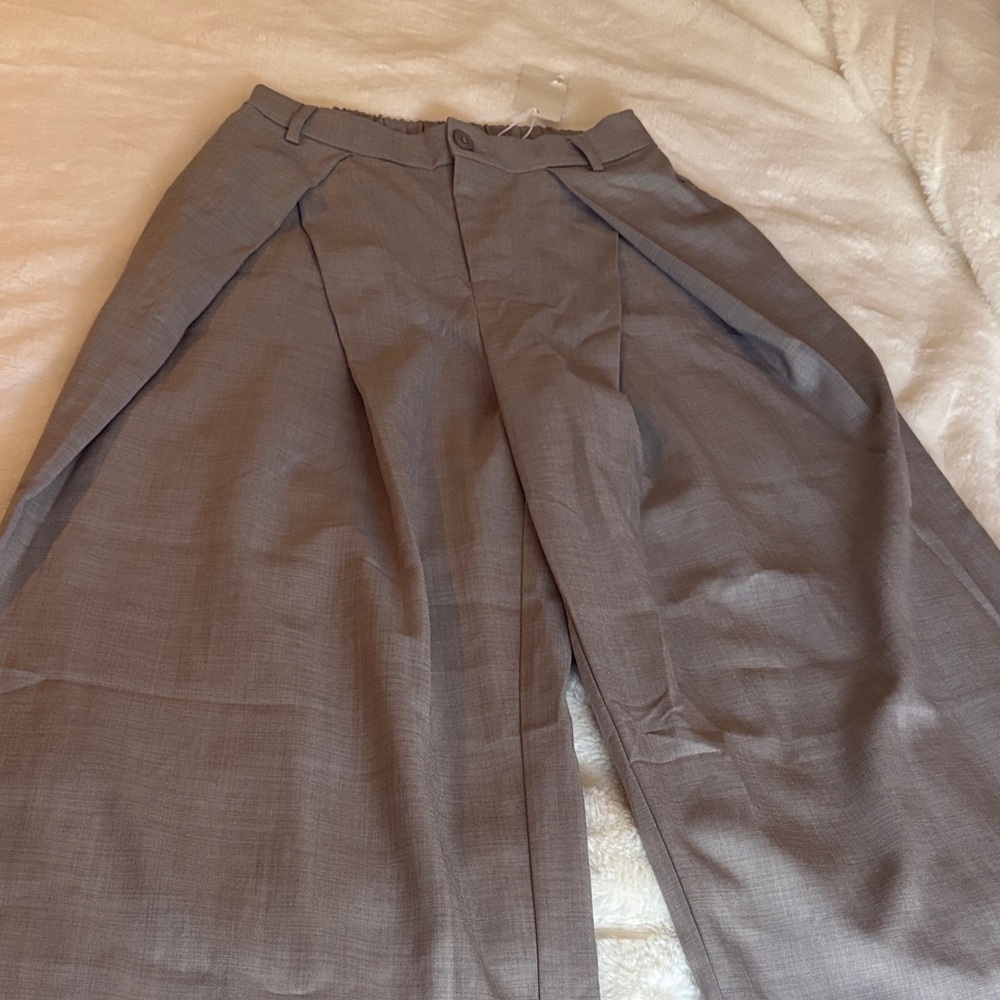 Chic Gray Women's Trousers - Picture 5 of 8